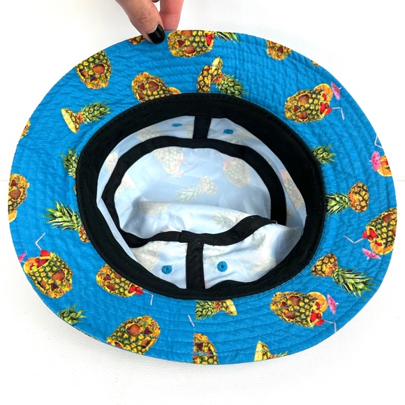 Vans Undertone 'Drained and Confused' Pineapple Skull Bucket Hat - Picture 5 of 7
